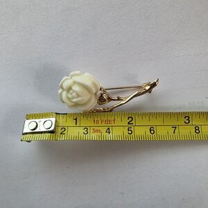 Gold and‎ Cream Floral Rose Brooch
